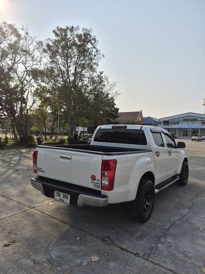 Isuzu D-MAX 2015 2.5 Hi-Lander Z Prestige Ddi VGS Turbo Pickup ดีเซล ไม่ติดแก๊ส เกียร์ธรรมดา ขาว รูปที่ 4
