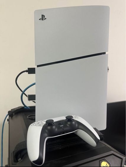 Sony เครื่องเกมส์โซนี่ เพลย์สเตชั่น PS5 (Playstation 5) เชื่อมต่อไร้สายไม่ได้ PlayStation 5 Slim Digital Edition  