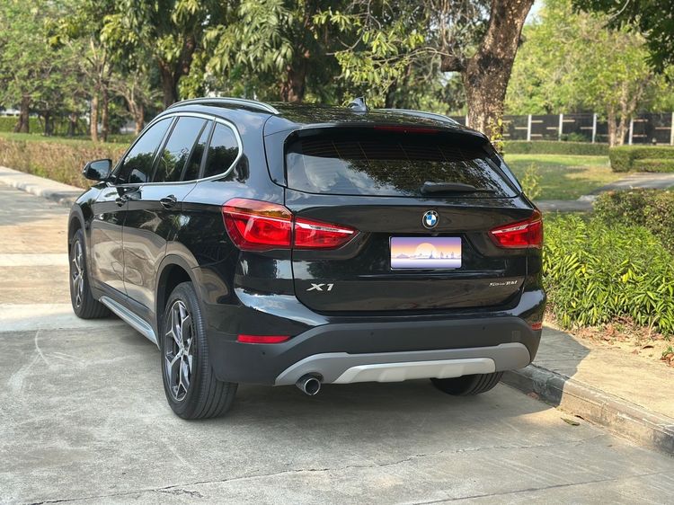 BMW X1 2019 2.0 sDrive18d xLine Sedan ดีเซล ไม่ติดแก๊ส เกียร์อัตโนมัติ ดำ รูปที่ 3