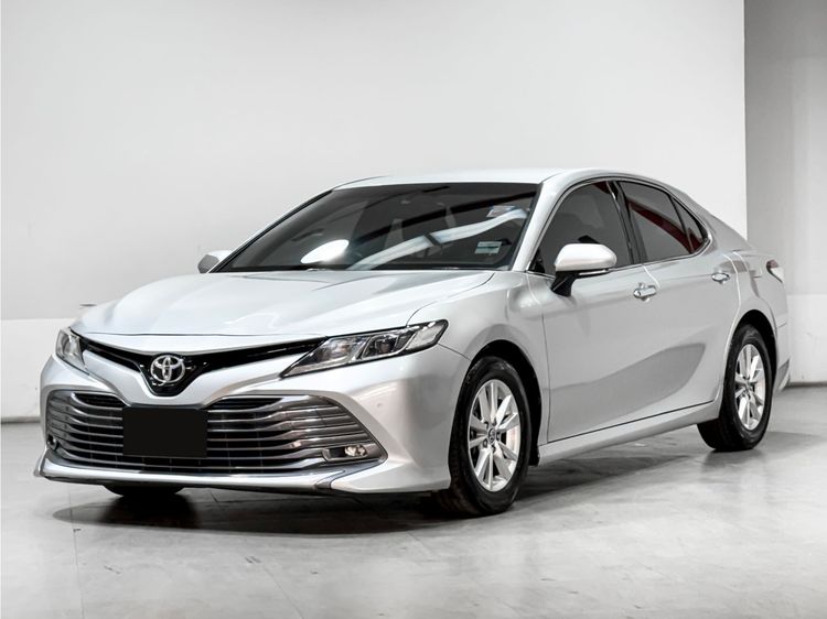 รถ Toyota Camry 2.0 G สี บรอนซ์เงิน