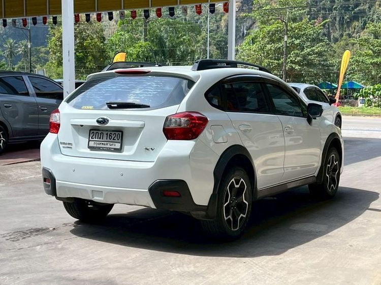 Subaru XV 2012 2.0 4WD Utility-car เบนซิน ไม่ติดแก๊ส เกียร์อัตโนมัติ ขาว รูปที่ 4