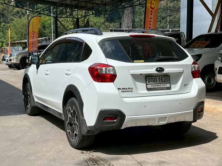 Subaru XV 2012 2.0 4WD Utility-car เบนซิน ไม่ติดแก๊ส เกียร์อัตโนมัติ ขาว รูปที่ 3