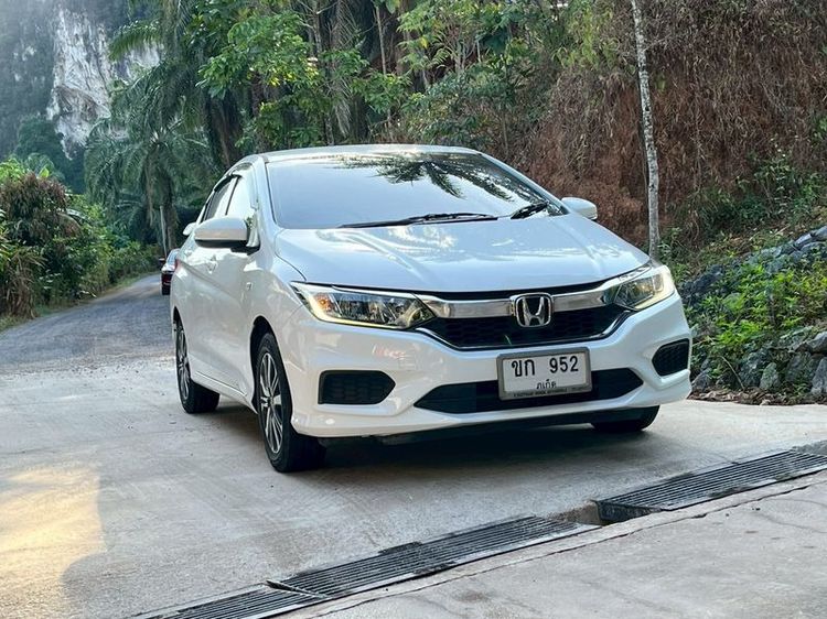 Honda City 2017 1.5 V Sedan เบนซิน ไม่ติดแก๊ส เกียร์อัตโนมัติ ขาว รูปที่ 4