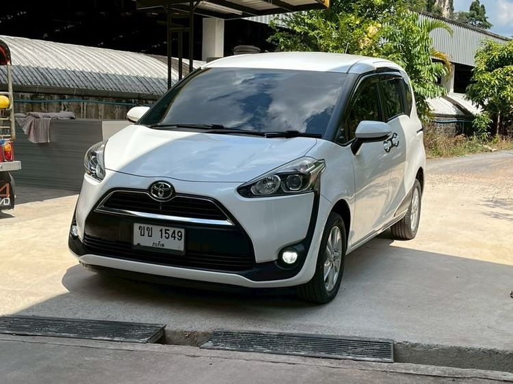 Toyota Sienta 2018 1.5 G Utility-car เบนซิน ไม่ติดแก๊ส เกียร์อัตโนมัติ ขาว รูปที่ 4
