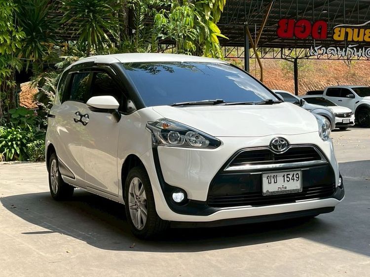 Toyota Sienta 2018 1.5 G Utility-car เบนซิน ไม่ติดแก๊ส เกียร์อัตโนมัติ ขาว รูปที่ 3