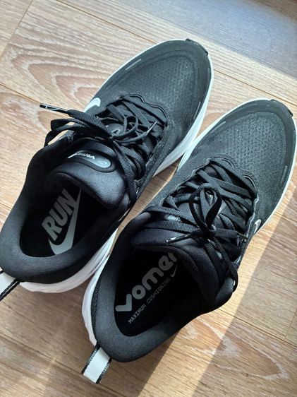 รองเท้า Nike Vomero Plus รูปที่ 2