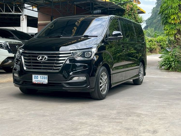 รถ Hyundai H-1 2.5 Elite สี ดำ