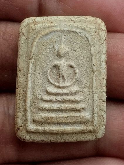 สมเด็จเกศไชโยพิมพ์ฐาน๓ชั้นเนื้อหาสวยงามและหาชมยาก