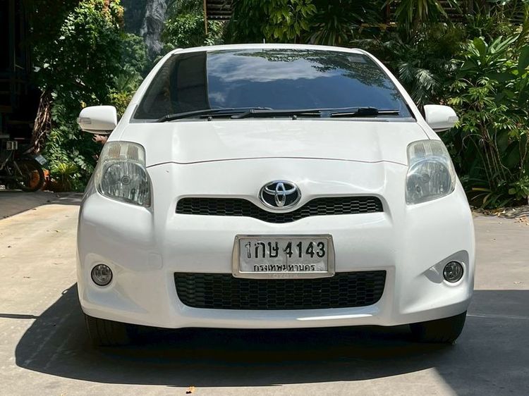 Toyota Yaris 2013 1.5 E Sedan เบนซิน ไม่ติดแก๊ส เกียร์อัตโนมัติ ขาว รูปที่ 2