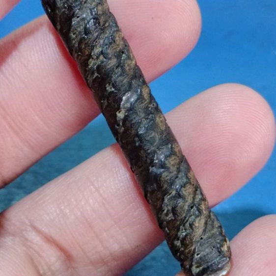 ตะกรุดเก่าๆสองนิ้วแกนทองแดง รูปที่ 9