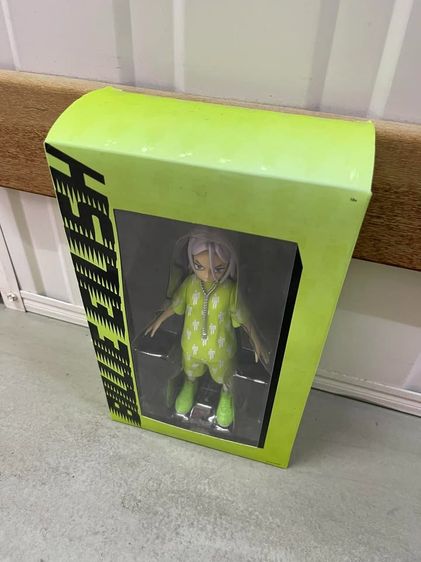 ฟิกเกอร์ไวนิลรุ่นลิมิเต็ดเอดิชัน Billie Eilish x Takashi Murakami รูปที่ 6