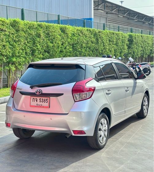 Toyota Yaris 2017 1.2 J Sedan เบนซิน ไม่ติดแก๊ส เกียร์อัตโนมัติ บรอนซ์เงิน รูปที่ 4
