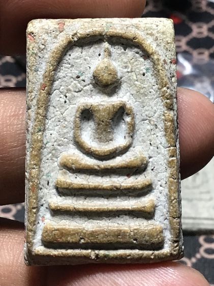 สมเด็จเก่าแบ่งให้เช่นบูชา