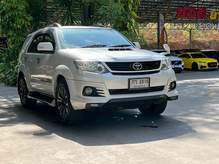 Toyota Fortuner 2014 3.0 TRD Sportivo 4WD Utility-car ดีเซล ไม่ติดแก๊ส เกียร์อัตโนมัติ ขาว รูปที่ 3