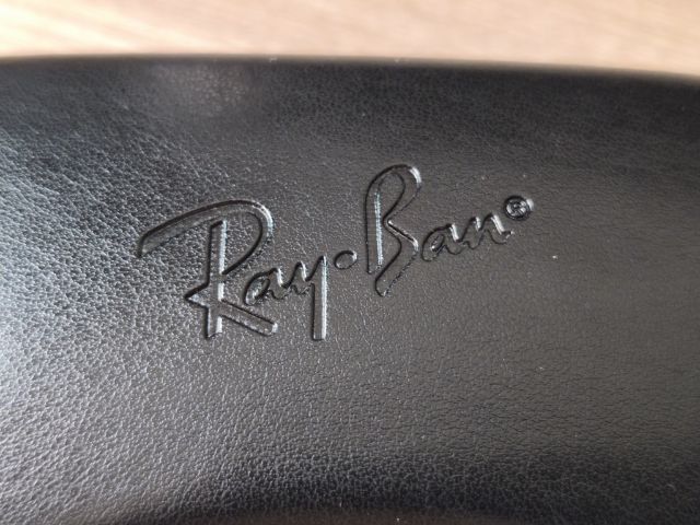 กล่องใส่แว่นตา rayban แท้ ร้อยเปอร์เซ็น เคสแข็งหนังสีดำด้าน มาพร้อมผ้าเช็ดแว่น สภาพใหม่ไม่ผ่านการใช้งาน รูปที่ 8