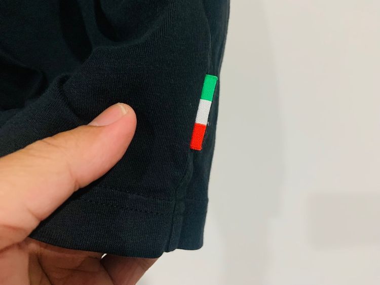 เสื้อยืด FERRARI by PUMA แท้ 💯 size S วัดจริงขนาด อก 19.5 ยาว 27 นิ้ว สภาพดีมาก ดีเทลสวยทรงสวย ดีเทลดี ผ้านิ่มมากหายากน่าสะสมครับ รูปที่ 5