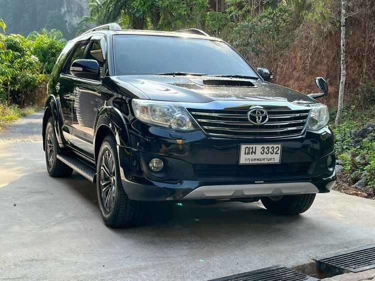Toyota Fortuner 2013 3.0 TRD Sportivo 4WD Utility-car ดีเซล ไม่ติดแก๊ส เกียร์อัตโนมัติ ดำ รูปที่ 3