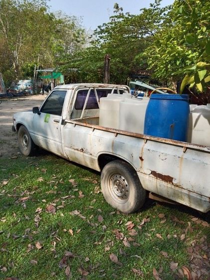 Toyota Hilux Hero 1978 รุ่นย่อยอื่นๆ ดีเซล เกียร์ธรรมดา ขาว รูปที่ 3