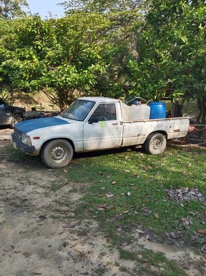Toyota Hilux Hero 1978 รุ่นย่อยอื่นๆ ดีเซล เกียร์ธรรมดา ขาว รูปที่ 2