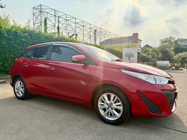 Toyota Yaris 2018 1.2 E Sedan เบนซิน ไม่ติดแก๊ส เกียร์อัตโนมัติ แดง รูปที่ 2