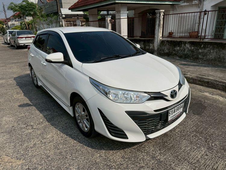 Toyota Yaris 2019 1.2 E Sedan เบนซิน ไม่ติดแก๊ส เกียร์อัตโนมัติ ขาว รูปที่ 3