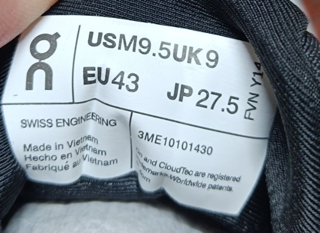 ขาย On Cloud tilt Black ivery ดำ-ขาว size 43-275cm ของใหม่  สั่งมาแล้วใหญ่ไป หน่อย รูปที่ 7