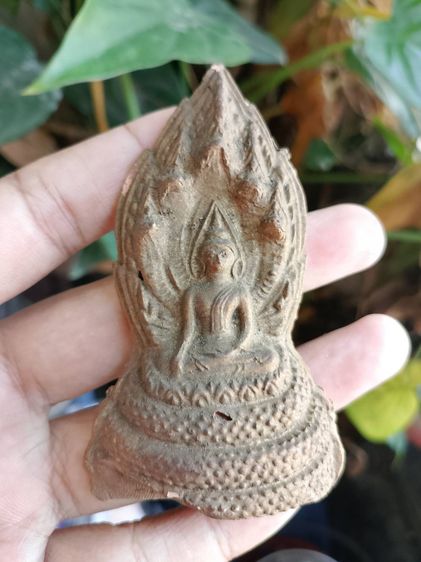 พระโคนสมอ พิมพ์นาคปรก เนื้อดิน (พระประจำวันเสาร์) 