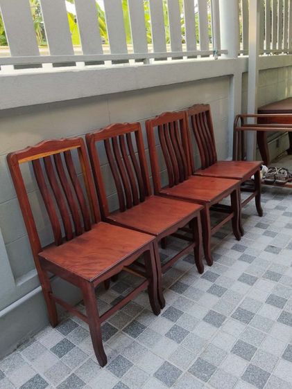 เก้าอี้ไม้มะค่า