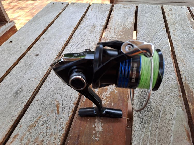 รอก shimano nexave 2500