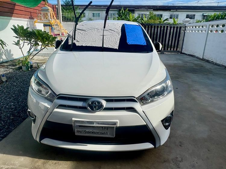 รถ Toyota Yaris 1.2 G สี ขาว