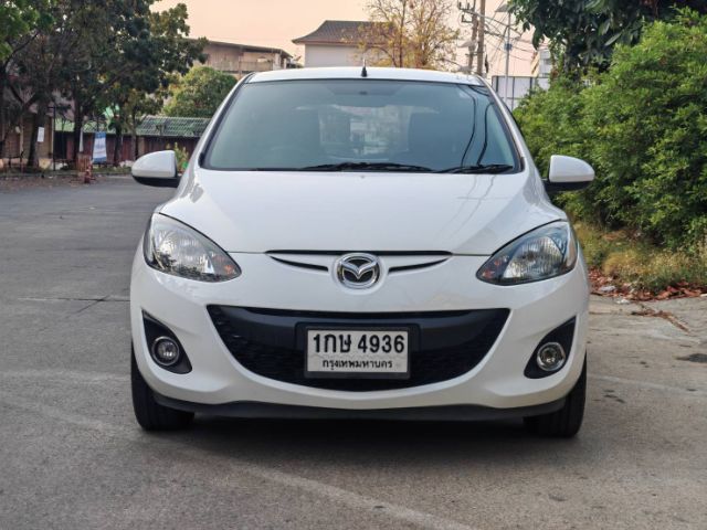 Mazda Mazda 2 2013 1.5 Sports Groove Sedan เบนซิน ไม่ติดแก๊ส เกียร์อัตโนมัติ ขาว รูปที่ 4