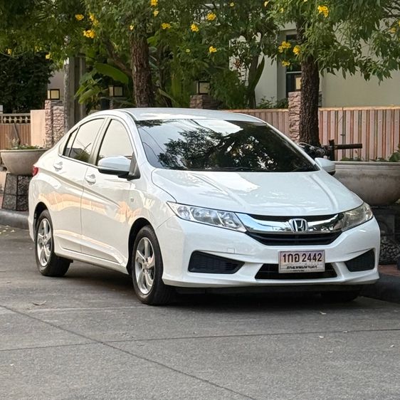 Honda City 2015 1.5 V i-VTEC Sedan เบนซิน ไม่ติดแก๊ส เกียร์อัตโนมัติ ขาว รูปที่ 2