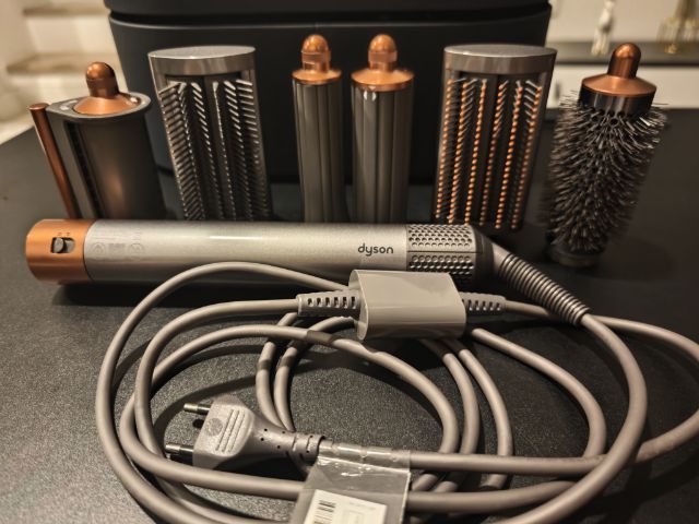 Dyson Airwrap HS05 1300w อุปกรณ์เป่าผมและจัดแต่งทรง รูปที่ 2