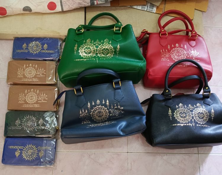 กระเป๋าสตางค์ ลายยันต์เรียกทรัพย์