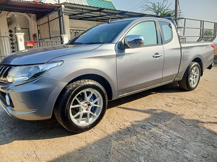 รถ Mitsubishi Triton 2.5 GLS สี เทา