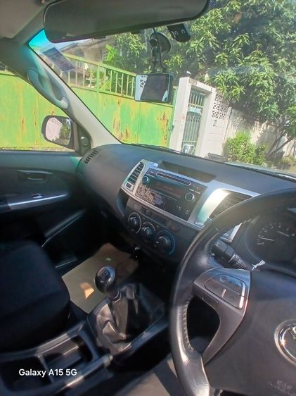 Toyota Hilux Vigo Champ 2015 2.5 J VNT Single Cab Pickup ดีเซล เกียร์ธรรมดา บรอนซ์เงิน รูปที่ 2