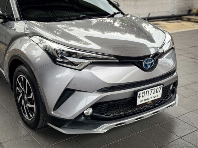 Toyota C-HR 2018 1.8 Hybrid Hi Sedan เบนซิน เกียร์อัตโนมัติ เทา รูปที่ 4