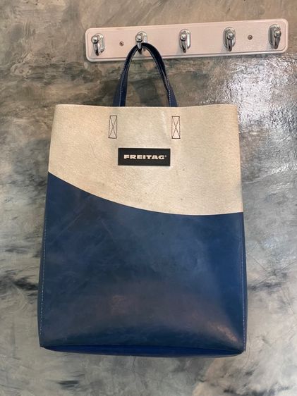 ไม่ระบุ ผ้าใบ คำอธิบาย กระเป๋าFREITAG ของแท้ 