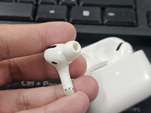 Airpods Pro ตัวแรก สภาพไม่สวย แต่ใช้งานได้ดีทุกอย่าง2900 รูปที่ 3