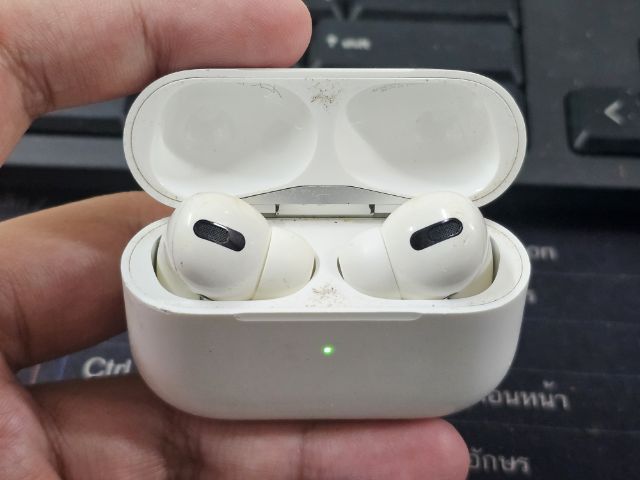 Apple Airpods Pro ตัวแรก สภาพไม่สวย แต่ใช้งานได้ดีทุกอย่าง2900