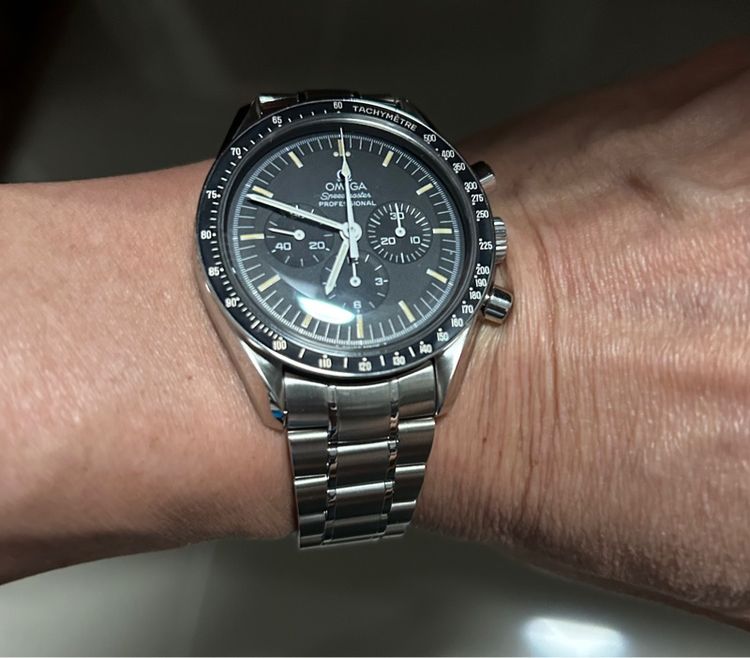 Omega speedmaster Apollo สภาพใหม่าก แถมสายหนัง รูปที่ 3