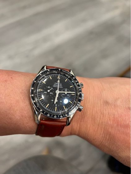 Omega speedmaster Apollo สภาพใหม่าก แถมสายหนัง