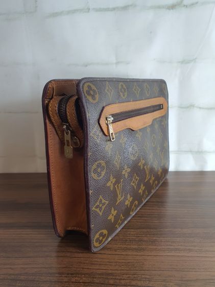 กระเป๋าคลัตช์ (Clutc  Bag)  หนังแท้ แบรนด์แท้ หลุยส์ วิตตอง รูปที่ 3