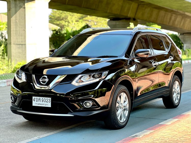 รถ Nissan X-Trail 2.0 V 4WD สี ดำ