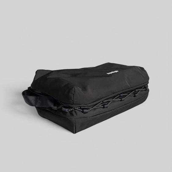 กระเป๋า Topologie Bottle Sacoche Large Black รูปที่ 6