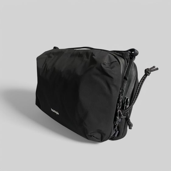 กระเป๋า Topologie Bottle Sacoche Large Black รูปที่ 3