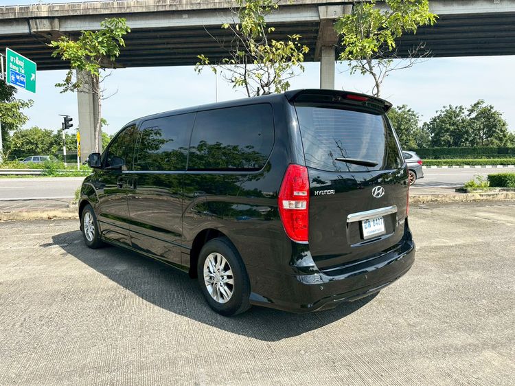 Hyundai H-1  2014 2.5 Deluxe Van ดีเซล ไม่ติดแก๊ส เกียร์อัตโนมัติ ดำ รูปที่ 4