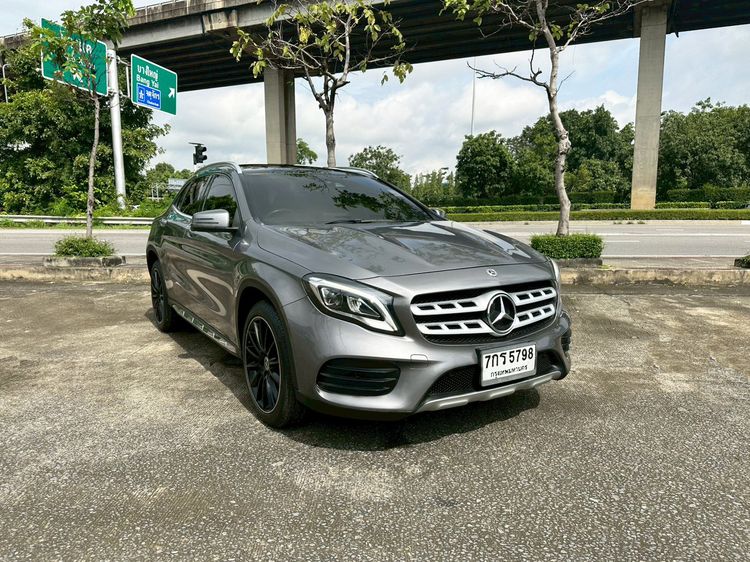 รถ Mercedes-Benz GLA-Class GLA250 สี เทา