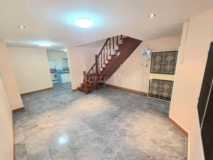 มีบางส่วน ขาย ทาวน์เฮ้าส์ หมู่บ้าน เปี่ยมสุข ปากเกร็ด พร้อมอยู่ รูปที่ 3