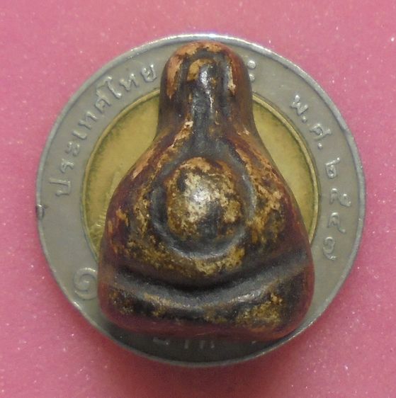 พระปิดตา เนื้อผงคลุกรัก ไม่ทราบที่ รูปที่ 6